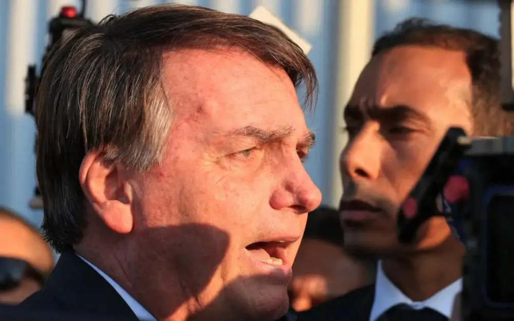 Moraes vai decidir se Bolsonaro continuará em prisão domiciliar